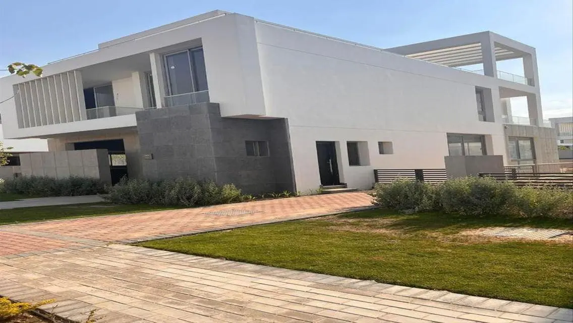 فيلا فاخرة للبيع في جفيرة بسعر مغري