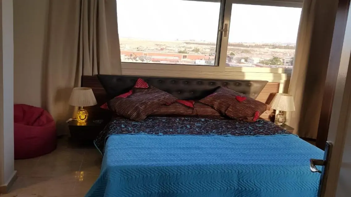 فيلا فاخرة مع شرفة متاحة للبيع