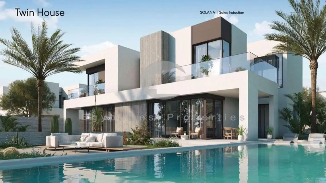 Corner Townhouse in Solana for Sale in Prime Location