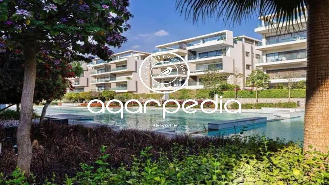 Luxury Apartment with Lake View