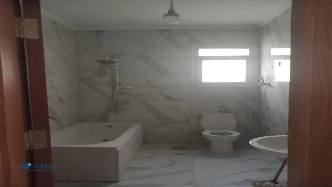 Stylish Apartment for Rent at E8512-B-230-3-2-18