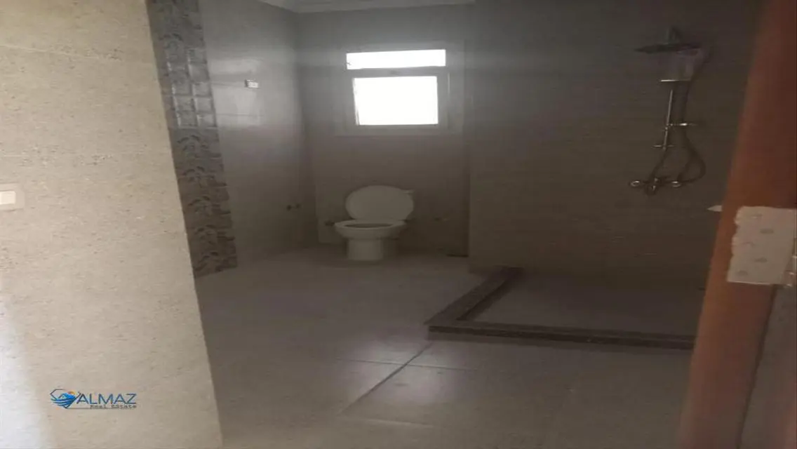 Stylish Apartment for Rent at E8512-B-230-3-2-18