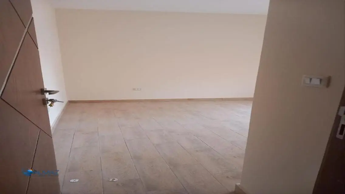 Stylish Apartment for Rent at E8512-B-230-3-2-18