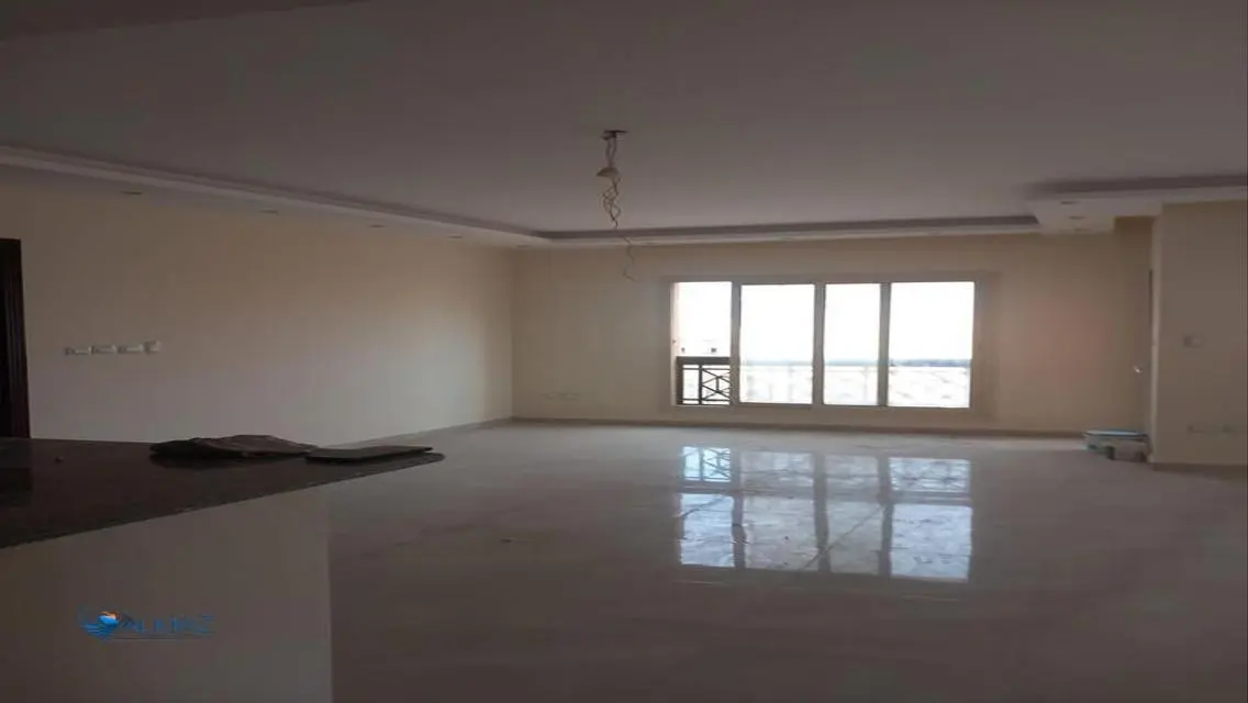 Stylish Apartment for Rent at E8512-B-230-3-2-18