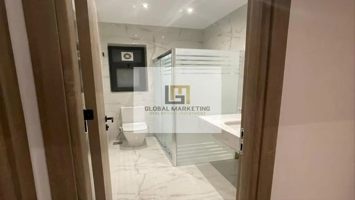 Modern Residential Unit for Sale by the Lakes