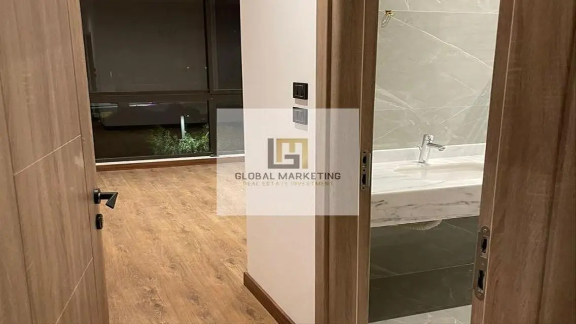 Modern Residential Unit for Sale by the Lakes