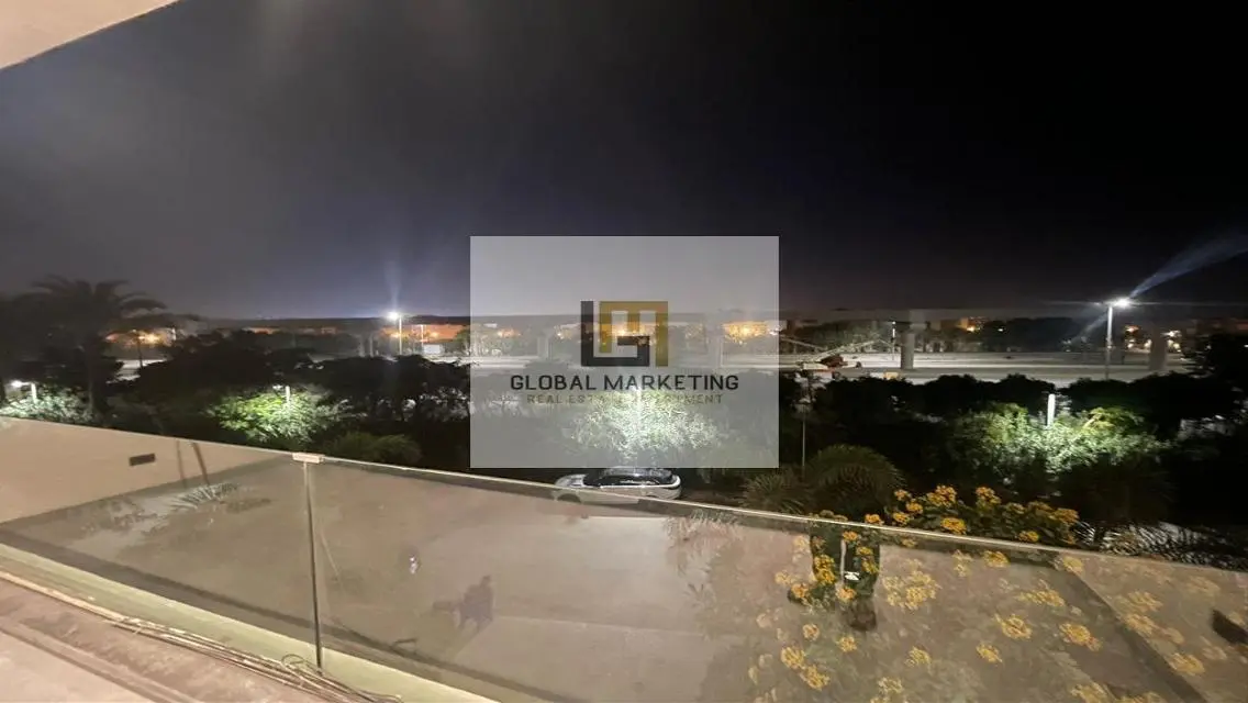 Modern Residential Unit for Sale by the Lakes