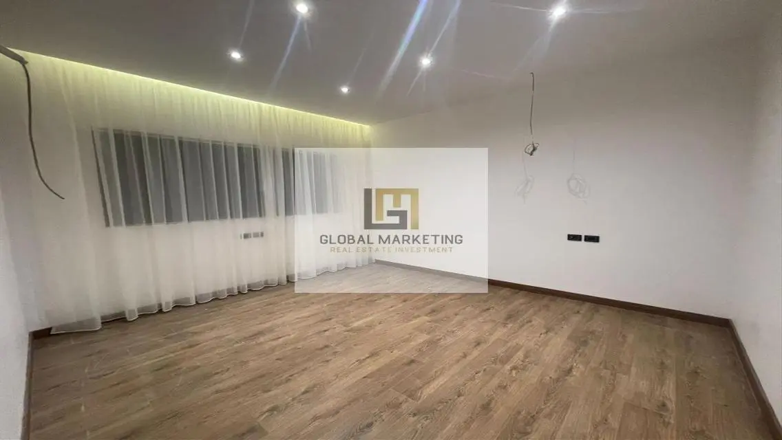 Modern Residential Unit for Sale by the Lakes