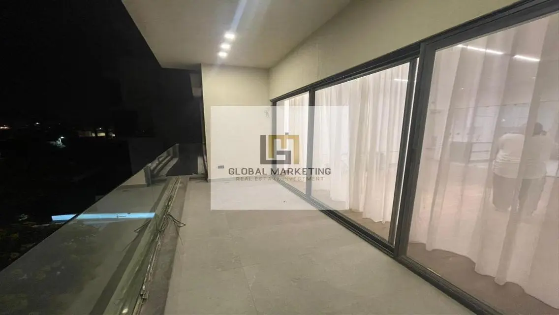 Modern Residential Unit for Sale by the Lakes