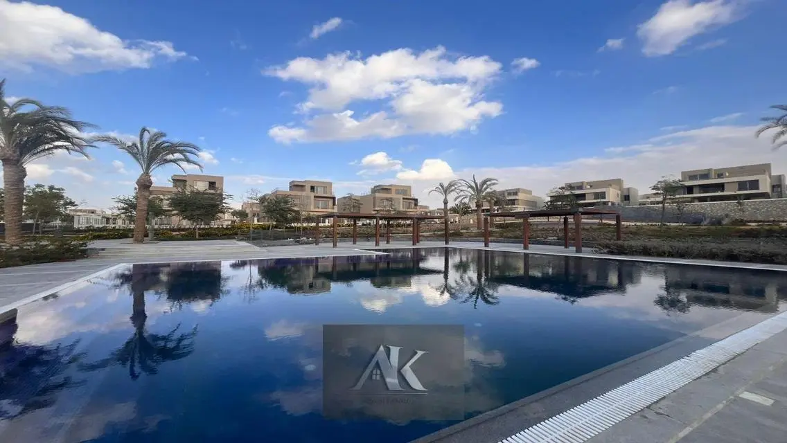 Luxury Apartment with Spacious Layout in the Heart of the City