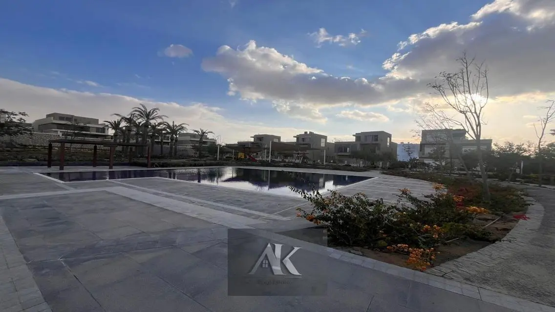 Luxury Apartment with Spacious Layout in the Heart of the City