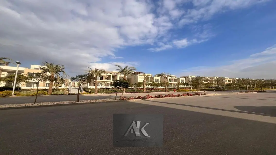 Luxury Apartment with Spacious Layout in the Heart of the City