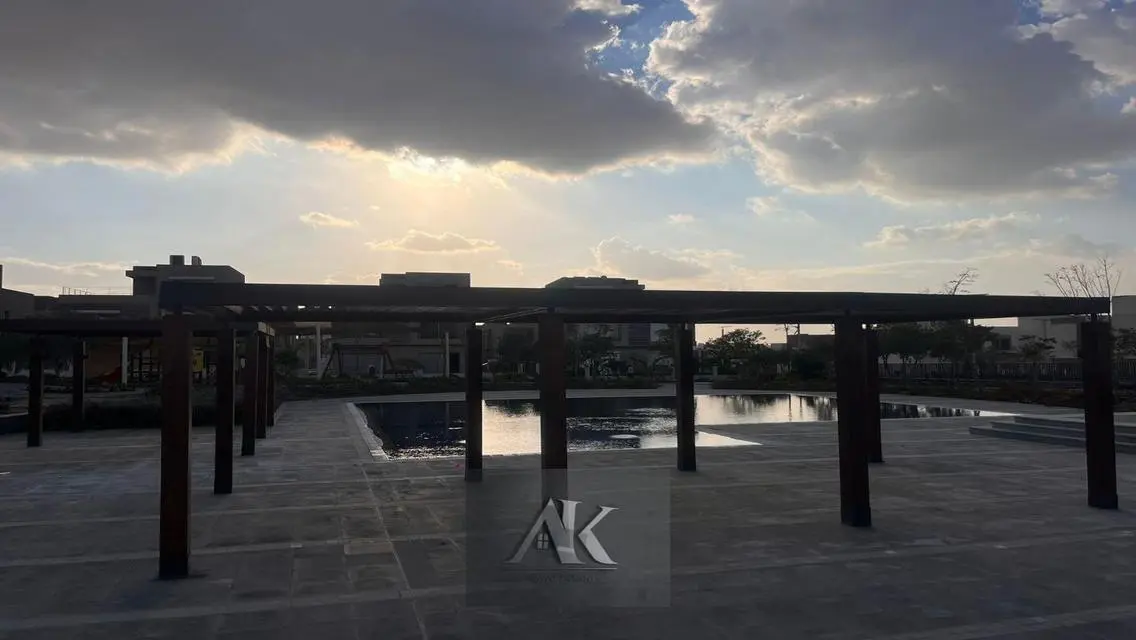 Luxury Apartment with Spacious Layout in the Heart of the City
