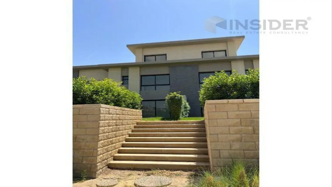 Stunning 3-Bedroom Apartment with Scenic Views