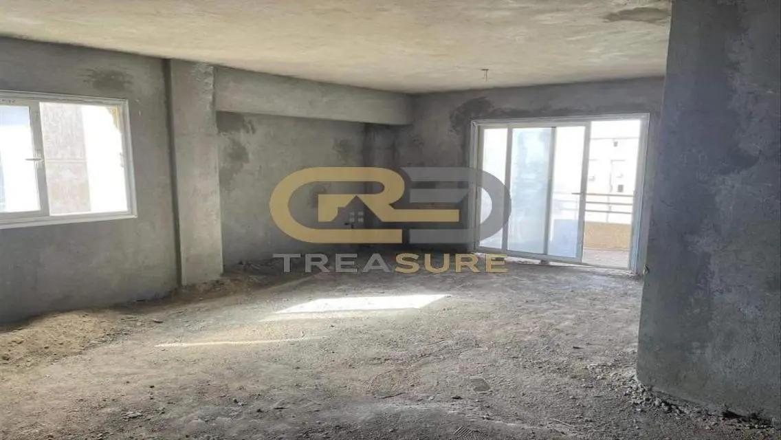Treasure in 5th-2104: Stunning Apartment for Sale