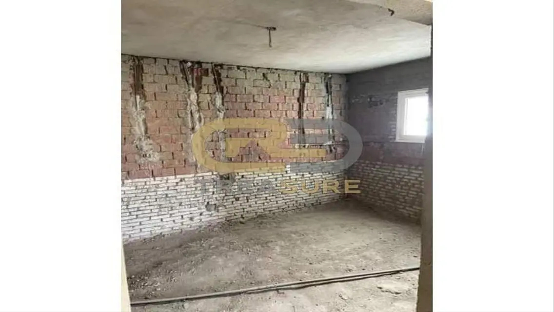 Treasure in 5th-2104: Stunning Apartment for Sale