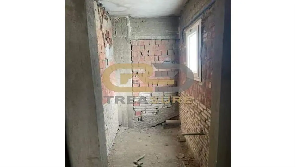 Treasure in 5th-2104: Stunning Apartment for Sale