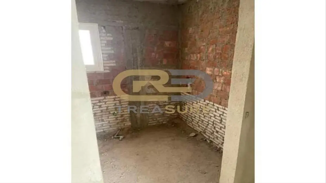 Treasure in 5th-2104: Stunning Apartment for Sale