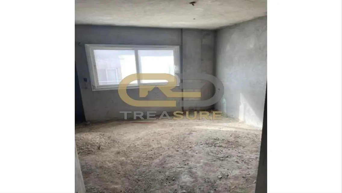 Treasure in 5th-2104: Stunning Apartment for Sale