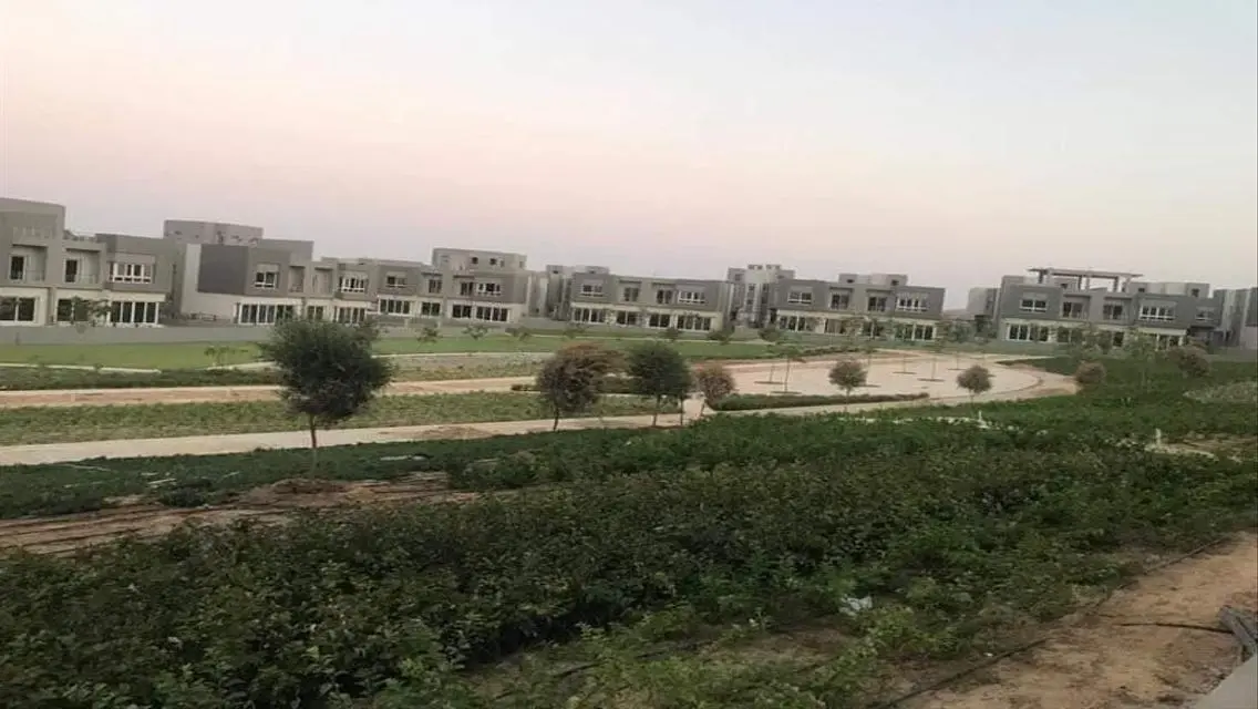 منزل فاخر مع مسبح خاص وحديقة خاصة