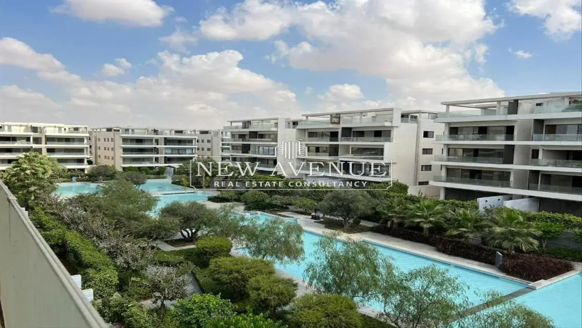 Luxury Apartment with Private Garden, 181 Sqm