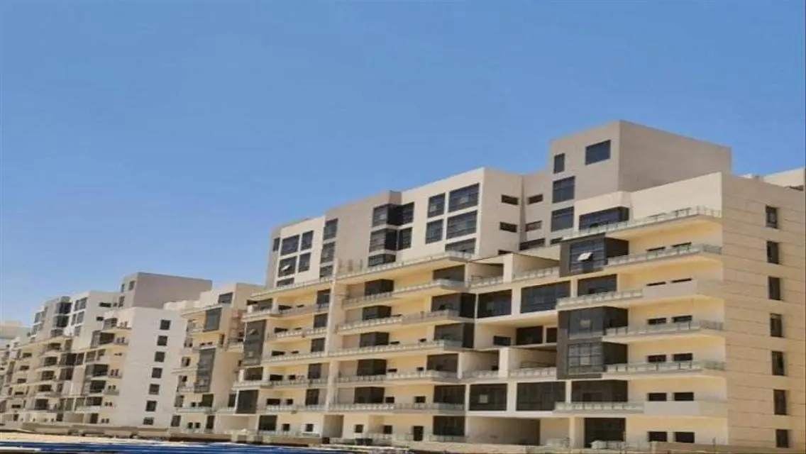 فيلا فاخرة للبيع بمساحة واسعة وحديقة خاصة