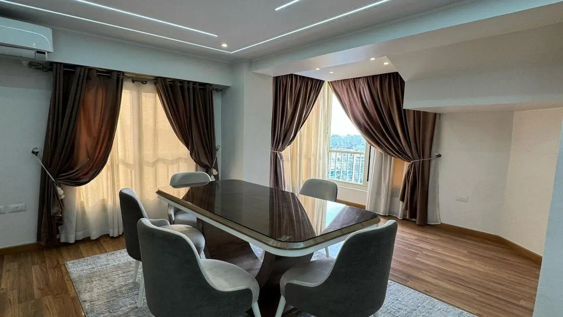 فيلا فاخرة مع امکانات مذهلة للبيع