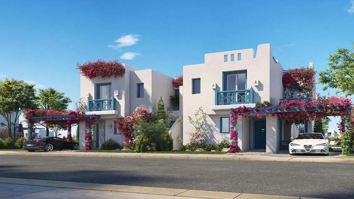 Luxurious Apartment with Spacious Layout and Multiple Rooms