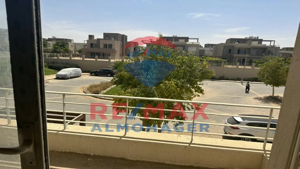 فيلا فاخرة بمساحة 800 متر في قلب المدينة
