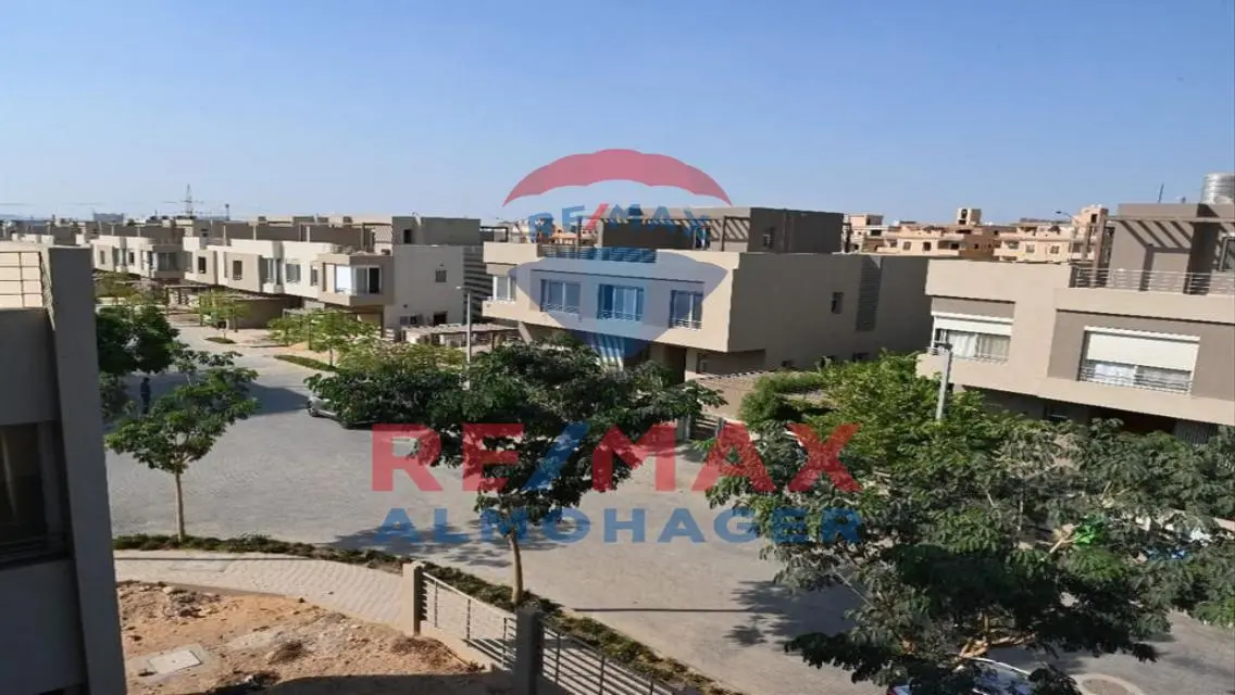 فيلا فاخرة بمساحة 800 متر في قلب المدينة