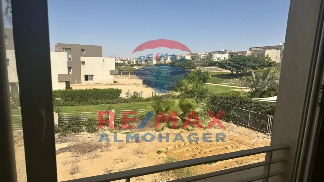 فيلا فاخرة بمساحة 800 متر في قلب المدينة