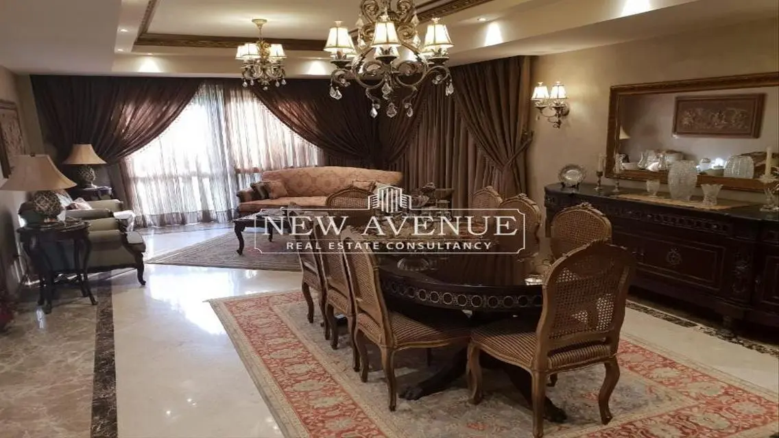 Luxury Apartment with Spacious Layout in the Heart of the City