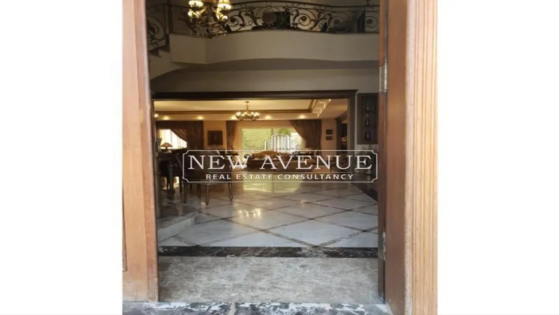 Luxury Apartment with Spacious Layout in the Heart of the City