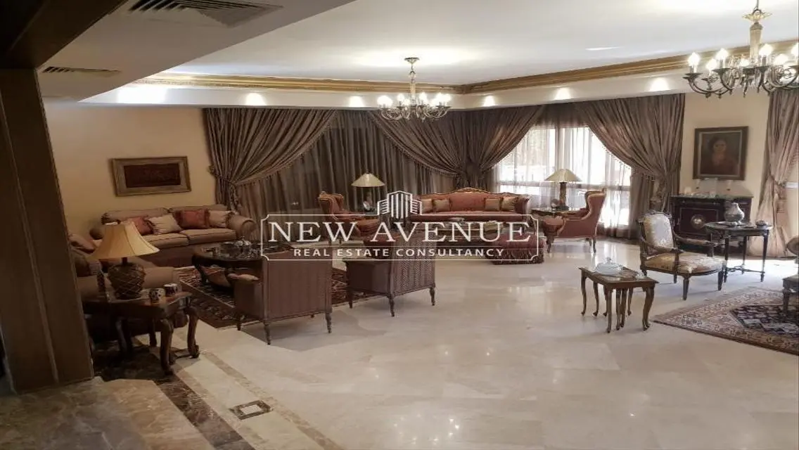 Luxury Apartment with Spacious Layout in the Heart of the City