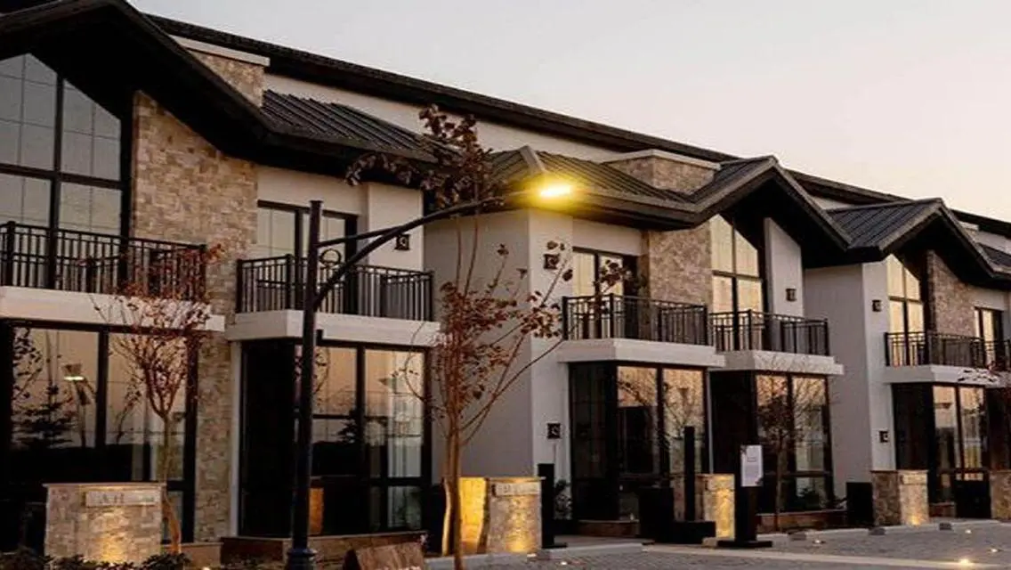 Luxury Apartment for Sale in 208-2027