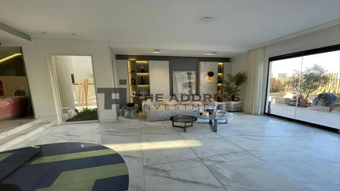 Luxury Villa with Spacious Design and Private Amenities