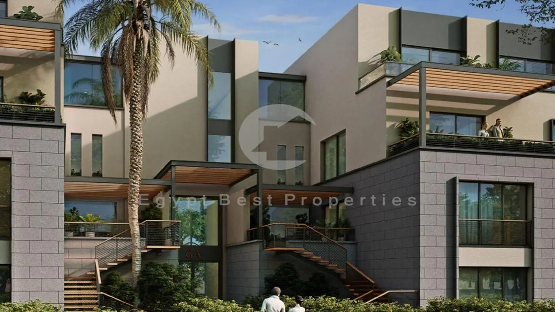 Luxurious 5-Bedroom Villa with Private Pool and Garden in a Prime Location