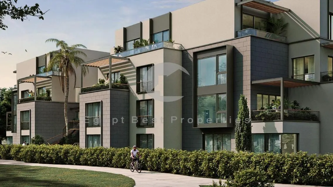 Luxurious 5-Bedroom Villa with Private Pool and Garden in a Prime Location