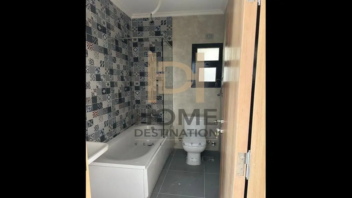 Luxury Apartment in Central Location - PYP97