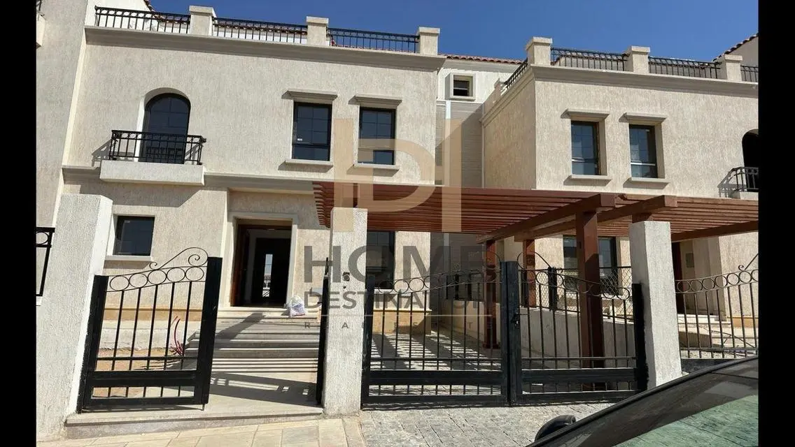 Luxury Apartment in Central Location - PYP97