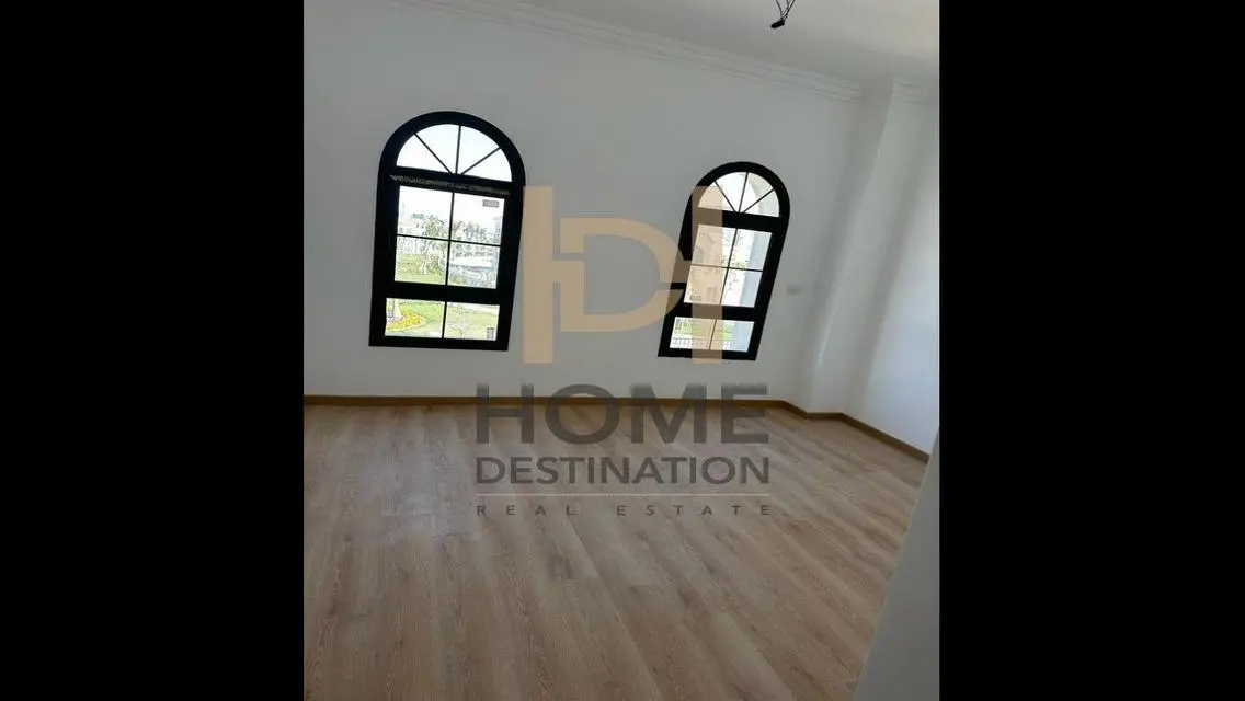 Luxury Apartment in Central Location - PYP97