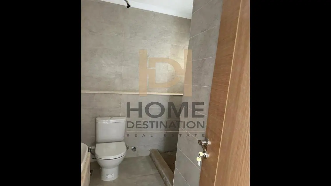 Luxury Apartment in Central Location - PYP97
