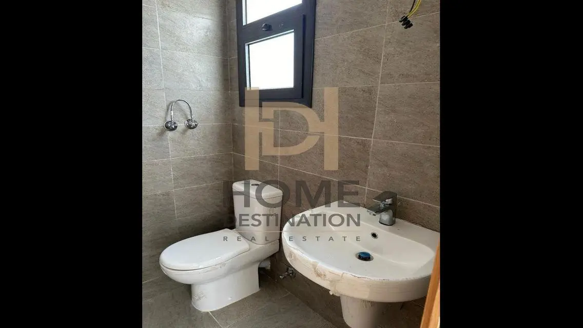 Luxury Apartment in Central Location - PYP97