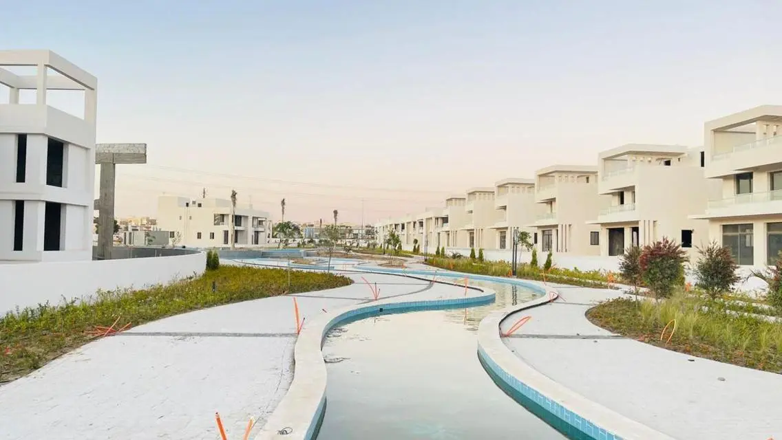 Luxurious 270 sqm Property with Pool and Private Garden