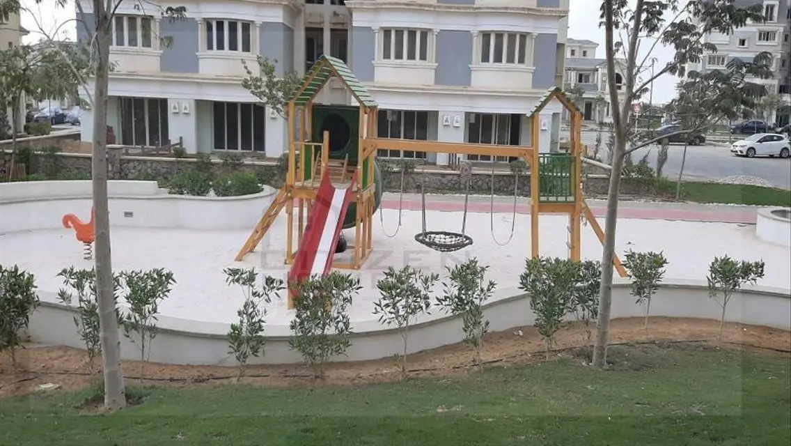 Stunning Villa with Scenic Views and Luxurious Amenities