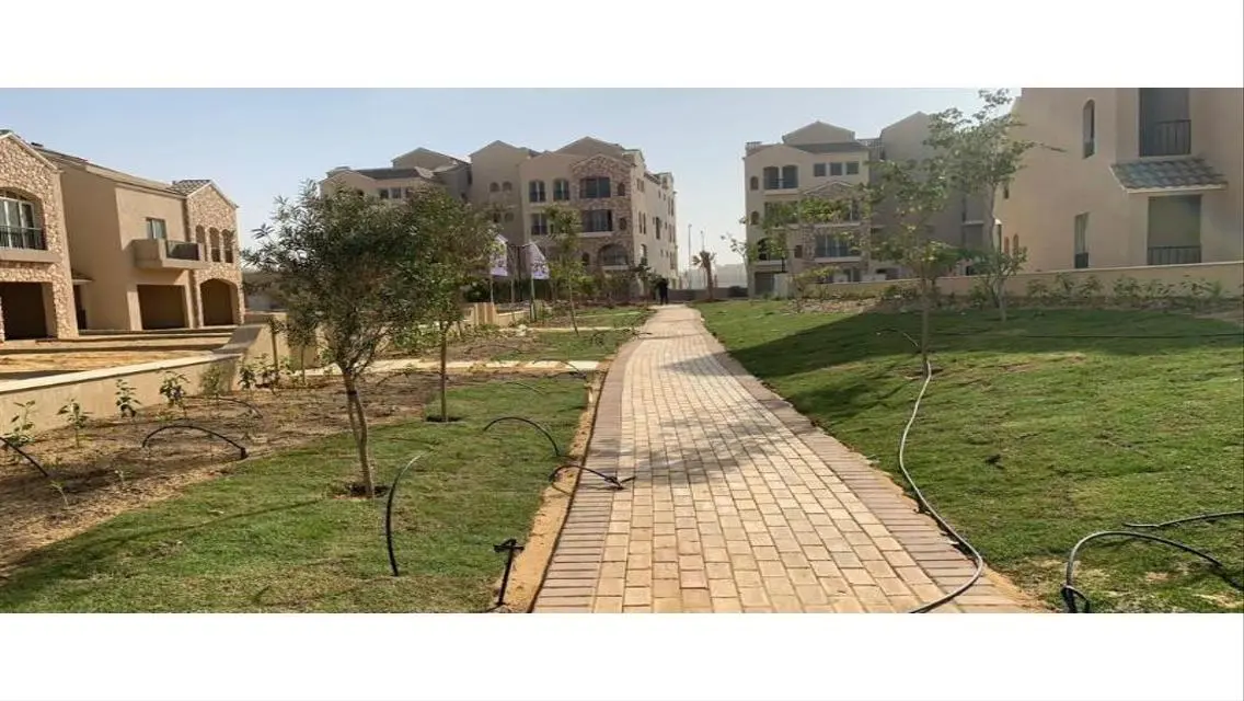 شقة للبيع في الساحة الخضراء بسعر خاص