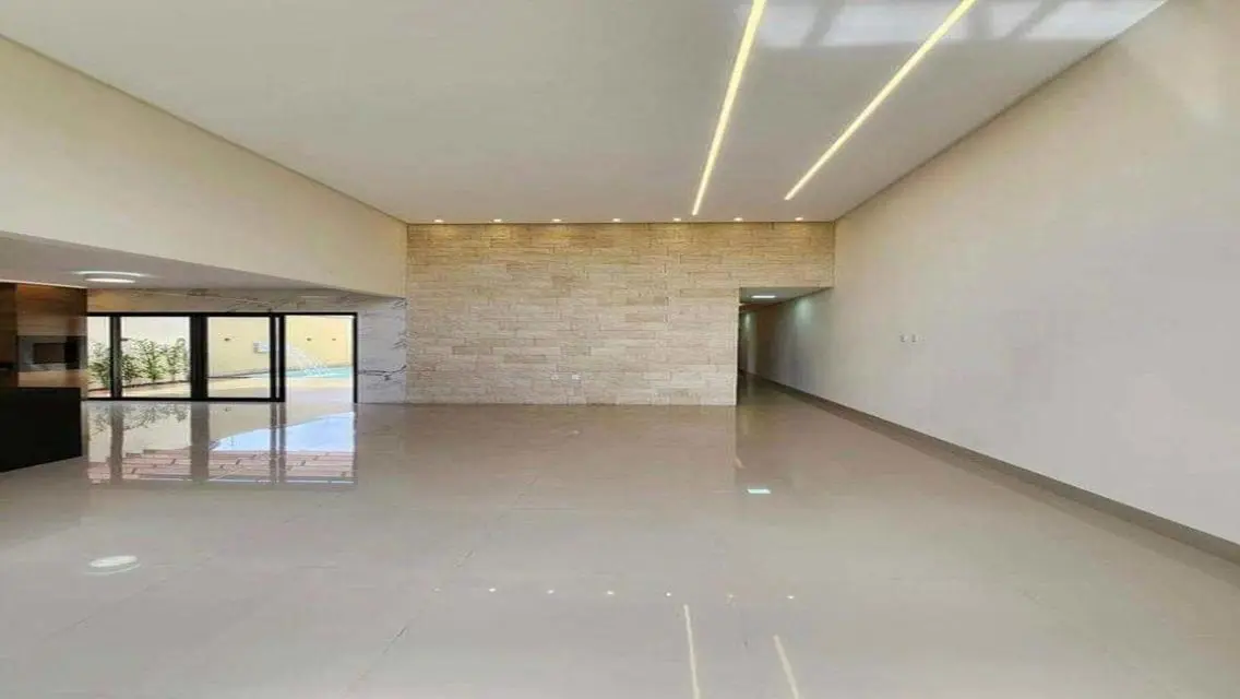 فيلا فاخرة للبيع بجوار كلية كينت