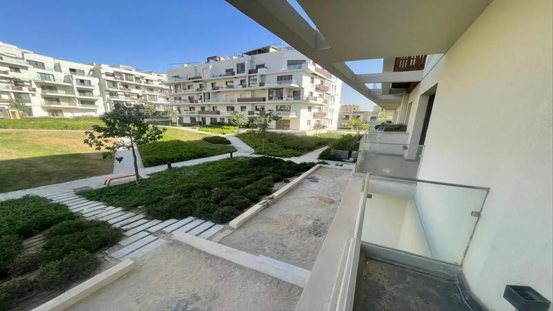 Villette Villa-3 with Private Garden and Pool