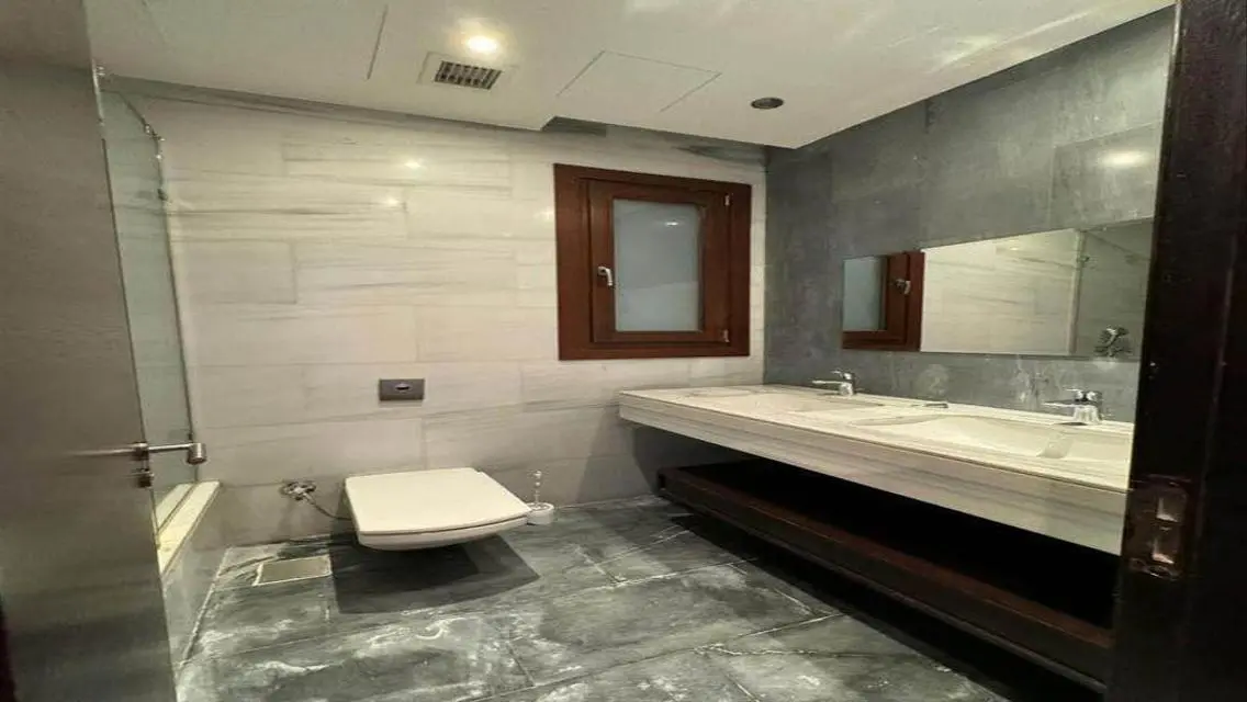 Luxury Apartment at Forty West 333