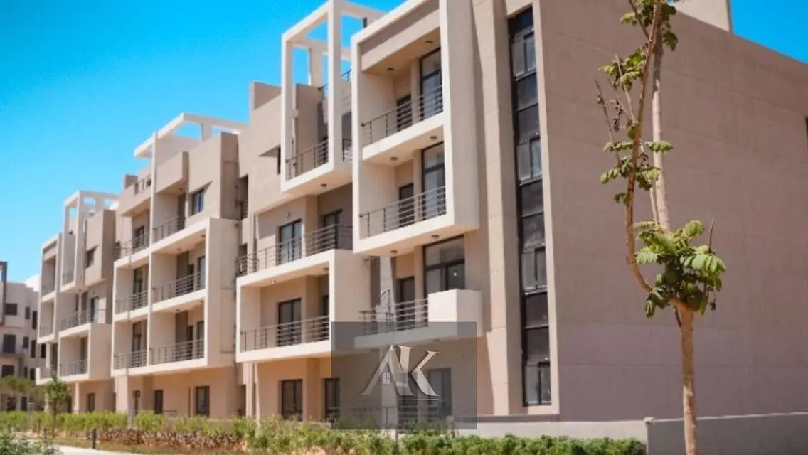 Luxury Apartment Overlooking Lakes with Full Amenities